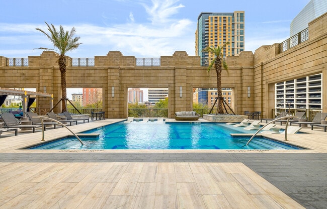 MST Pool - Market Square Tower