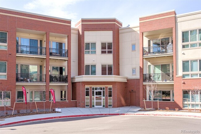 Building Photo - 4885 S Monaco St