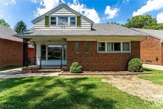 Building Photo - 24111 Edgehill Dr