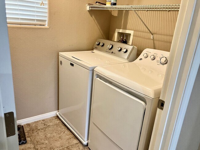 Foto del edificio - Convenient living space at Alington Bend.
