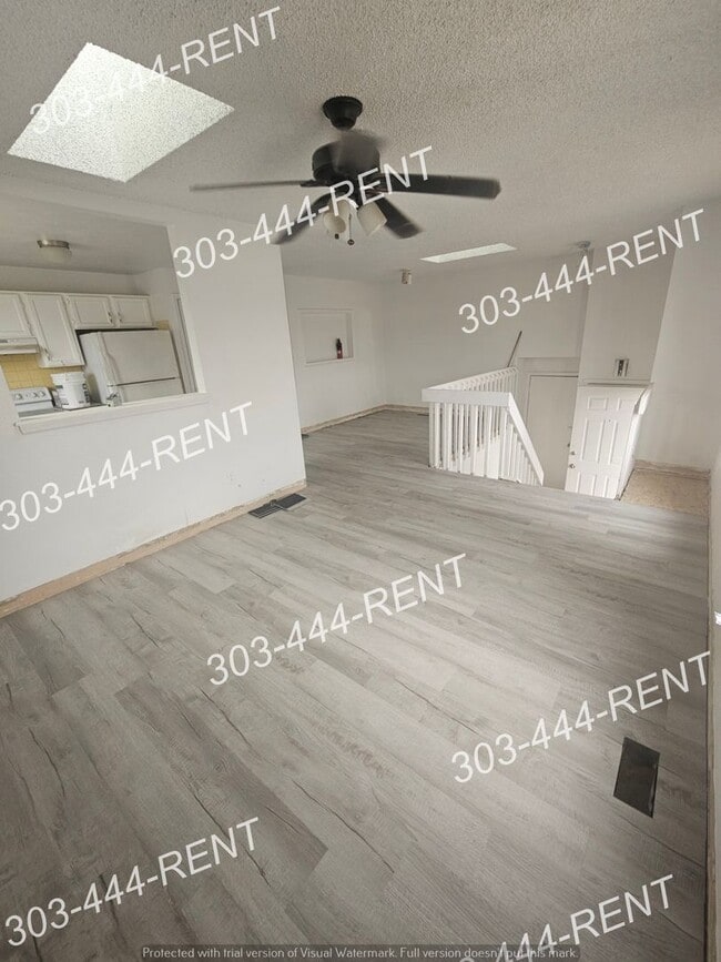 Building Photo - Beautifully Updated 4 Bed 2 Bath home in Denver