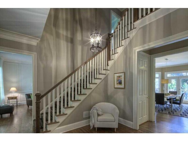 Foto del edificio - 2181 McKinley Rd NW