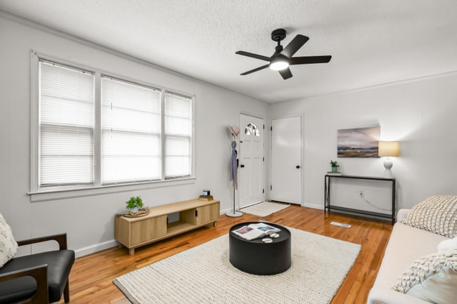 Building Photo - 3912 Seminole Ave