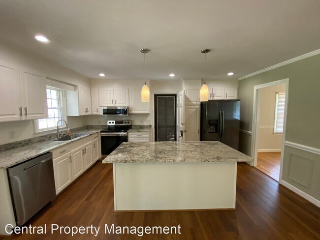 Foto del edificio - 3 br, 2 bath House - 15 Hampton Ct