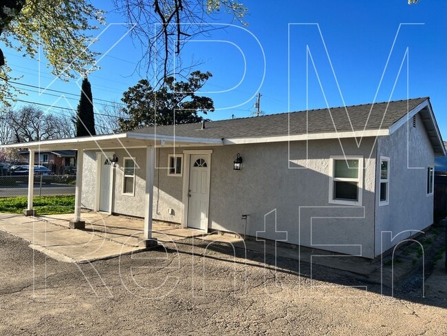 Foto del edificio - 1628 N Golden Gate Ave