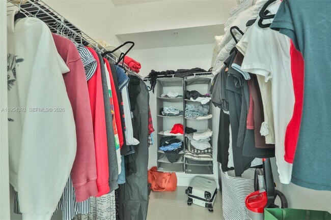 Building Photo - 1755 E Hallandale Beach Blvd