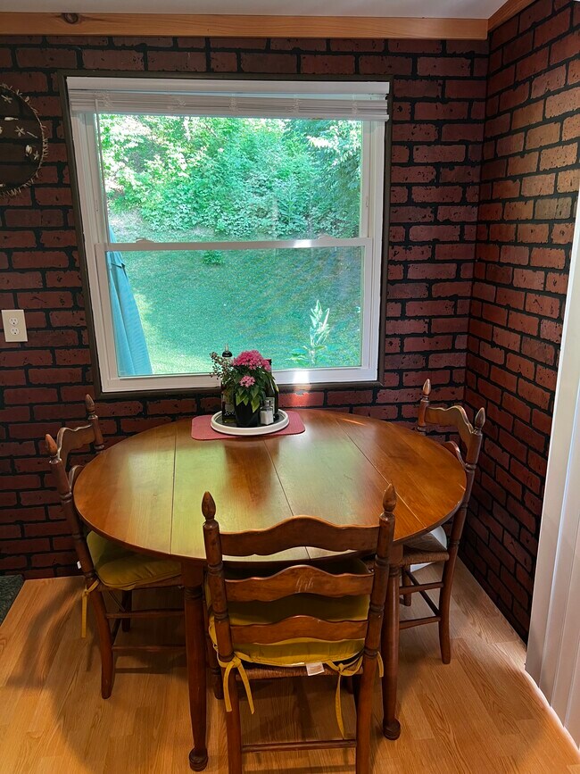 Enjoy this beautiful spot when you dine at home. So many different types of birds and an occasional - 2857 Route 9D