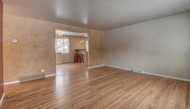 Building Photo - 6675 E Colorado Dr