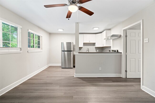 Foto del edificio - 6810 Del Rio St