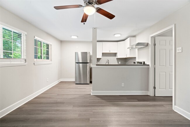 Building Photo - 6810 Del Rio St