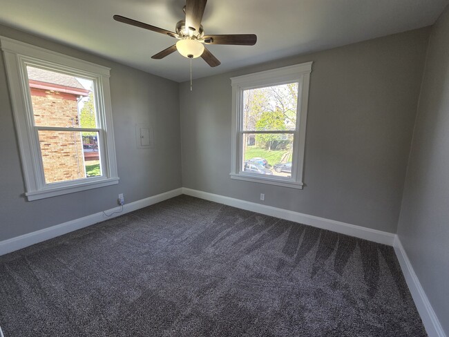 Building Photo - 810 Pedretti Ave