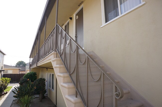 Building Photo - 2515 Arlington Ave