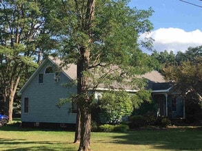 252 Greenfield Ave