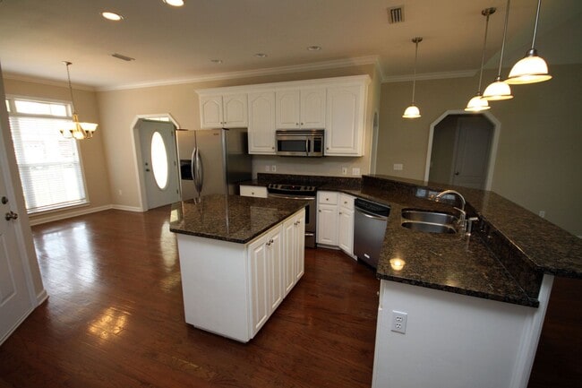 Building Photo - 344 Trent - Coming Soon