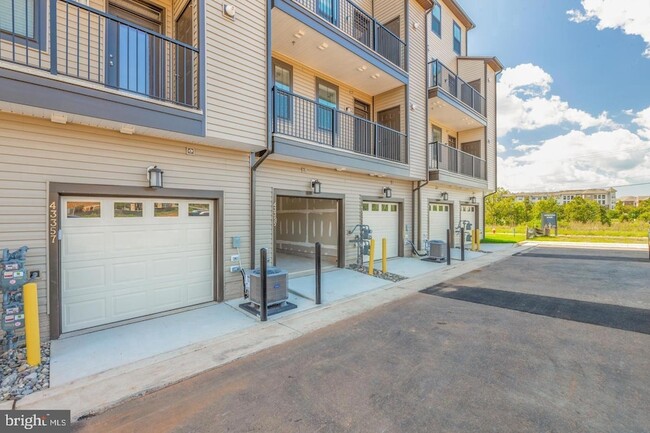 Photo - 43357 Radford Divide Ter Townhome