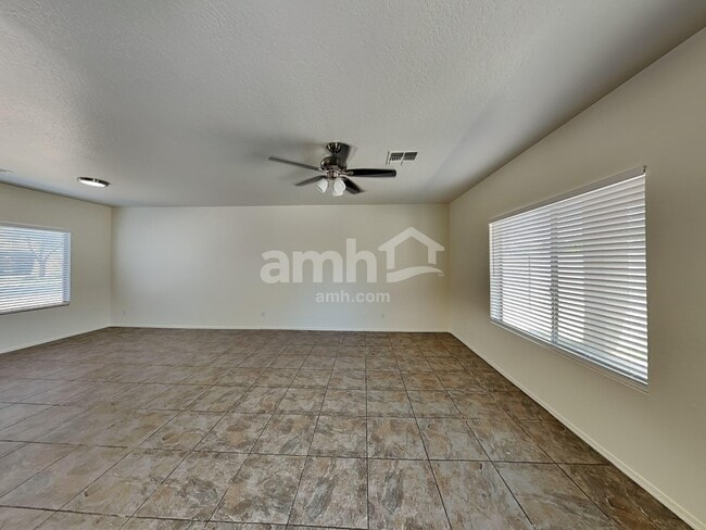 Building Photo - 12201 W Dreyfus Dr