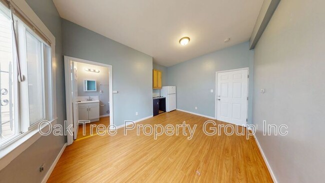 Building Photo - 1607 2nd Ave
