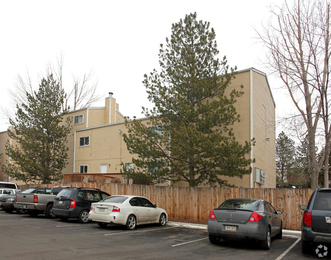 Building Photo - Building 4