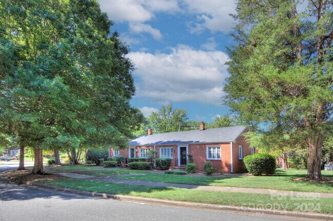 Building Photo - 1830 Jameston Dr