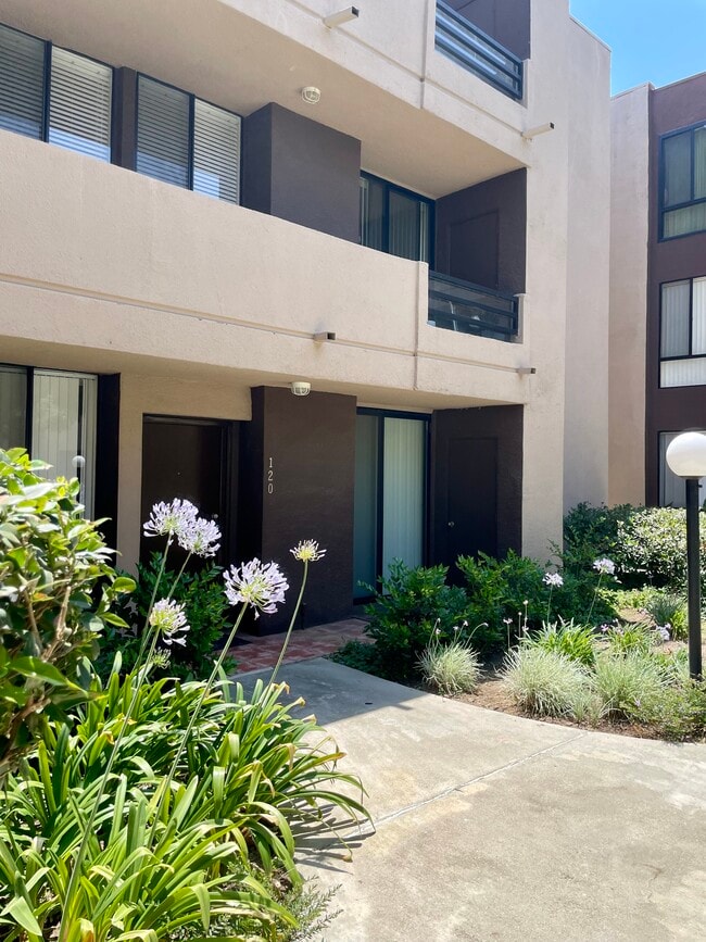 Building Photo - 7826 Topanga Canyon Blvd