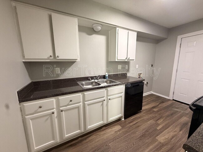 Foto del edificio - 691 Creekstone Cir