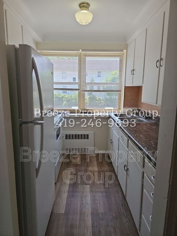 Foto del edificio - 2445 W Bancroft St