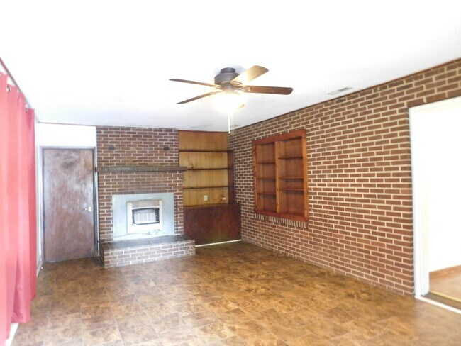 Building Photo - 721 County Rd 119