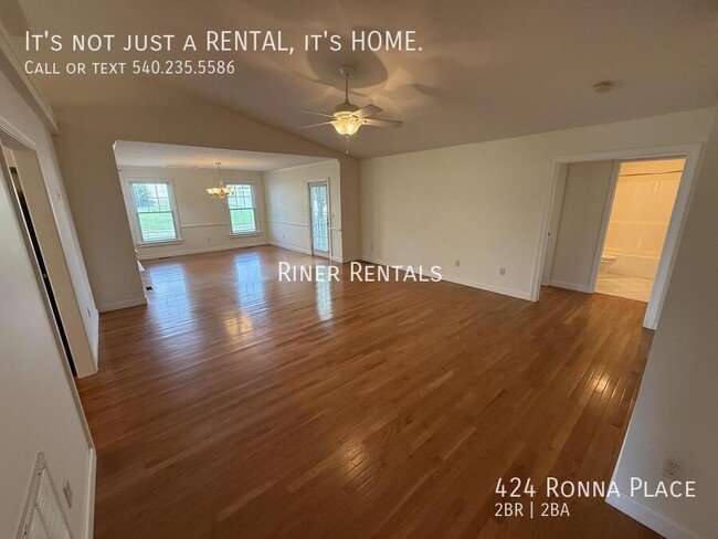 Building Photo - 424 Ronna Pl