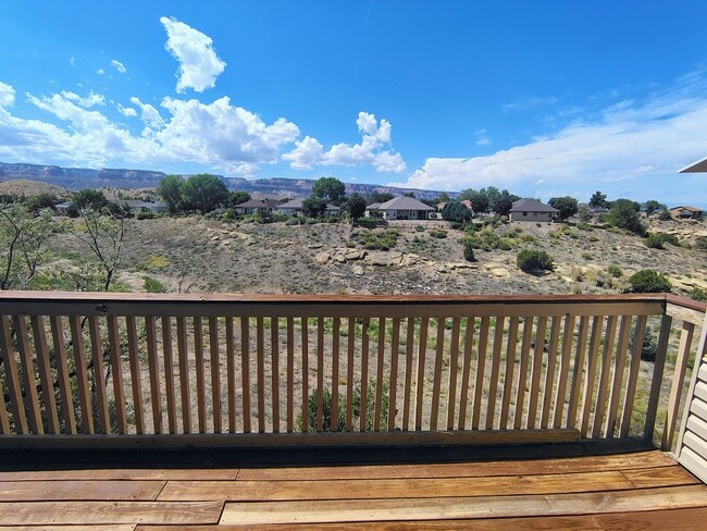 Building Photo - 422 1/2 Prospectors Point