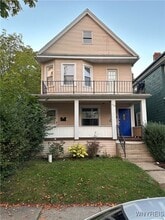 Building Photo - 408 Hoyt St