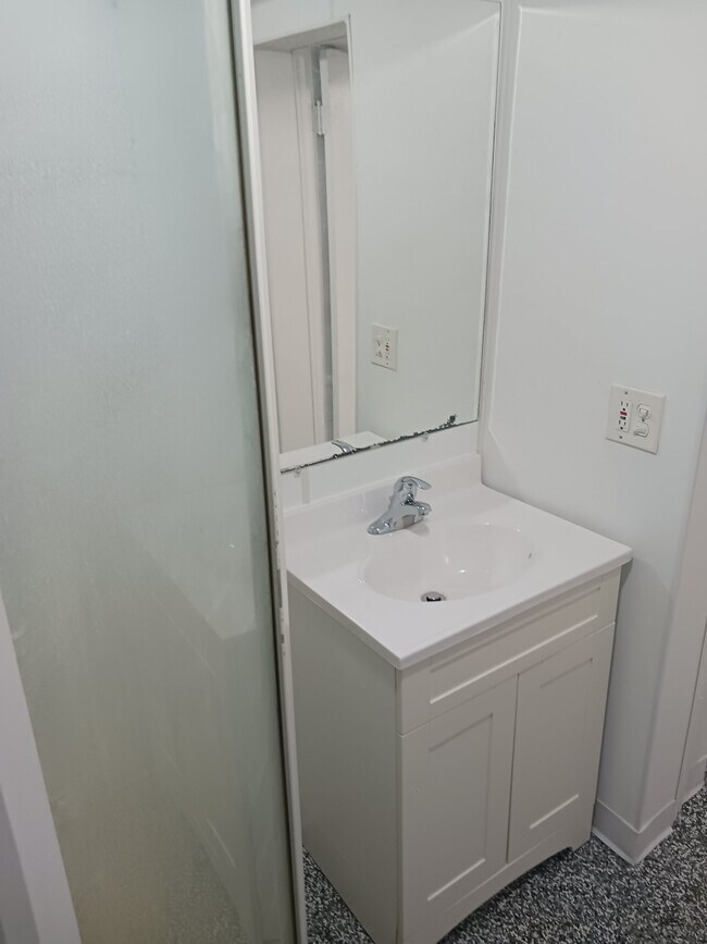 Foto del edificio - W162N11651 Park Ave