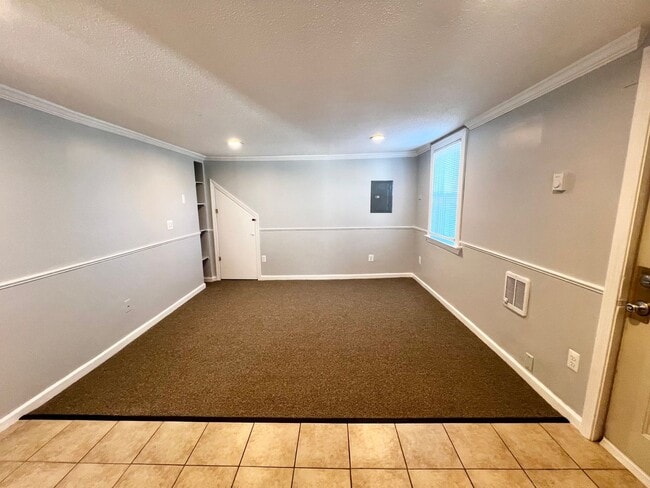 Foto del edificio - 204 S Main St