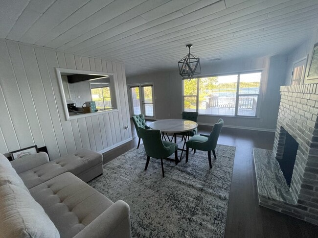 Building Photo - 940 N Kepler Rd