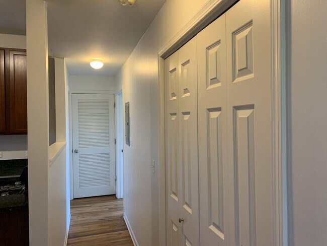 Foto del edificio - 1943 W Chase Ave