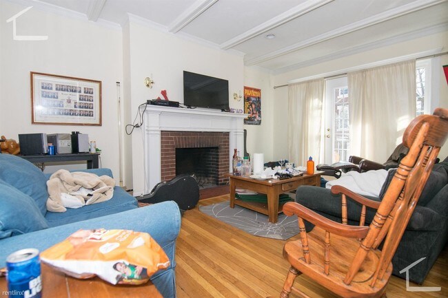 Foto del edificio - 5 br, 2 bath House - 81 Gibbs St Apt 2J