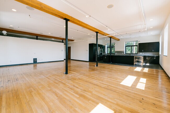 Building Photo - 28 Wolcott St