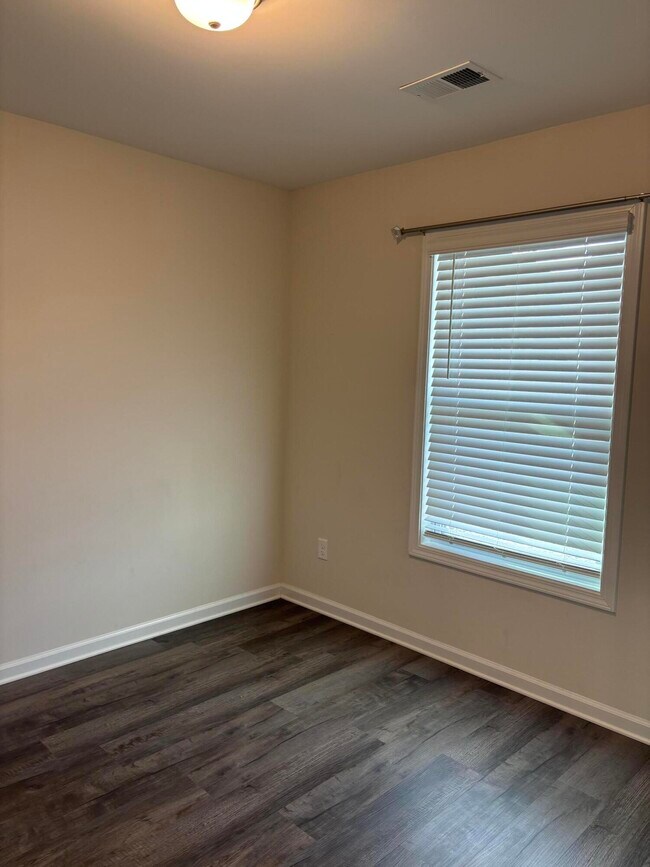 Foto del edificio - 335 Niblick Dr