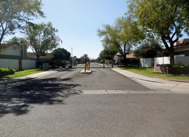 Foto del edificio - 127 E Danbury Rd