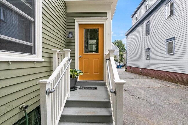 Building Photo - 57 Spruce St