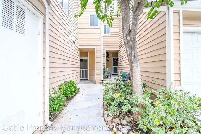 Foto del edificio - 2 br, 2.5 bath House - 24518 MCBEAN PKWY #35