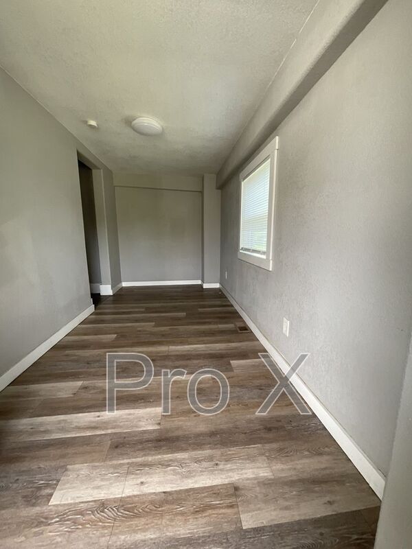 Foto del edificio - 211 E Adams St