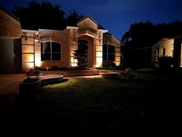 Building Photo - 2204 Windcastle Dr