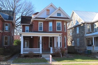 Building Photo - 108 Commerce St