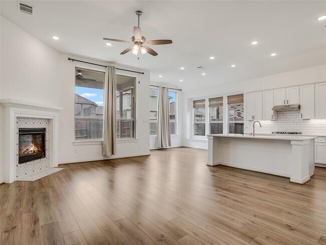 Building Photo - 150 Biscayne Bay Bend