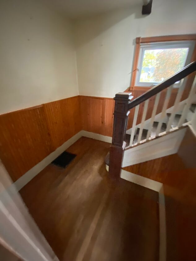 Primary Photo - 48 Grove St