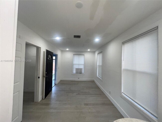 Foto del edificio - 1800 SW 3rd St