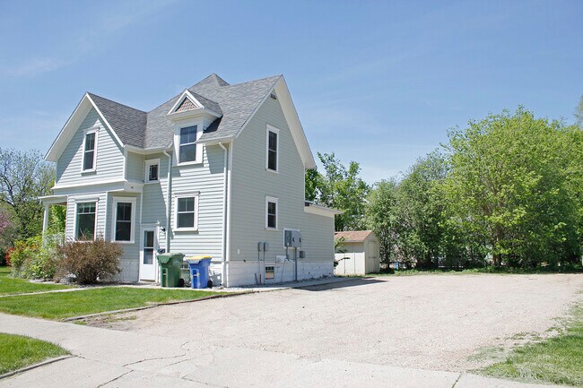 Building Photo - 625 9th St