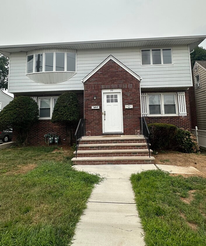 Building Photo - 20 Kipp Ave