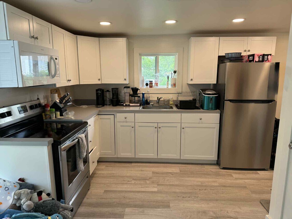 Foto principal - 826 Dryden Rd