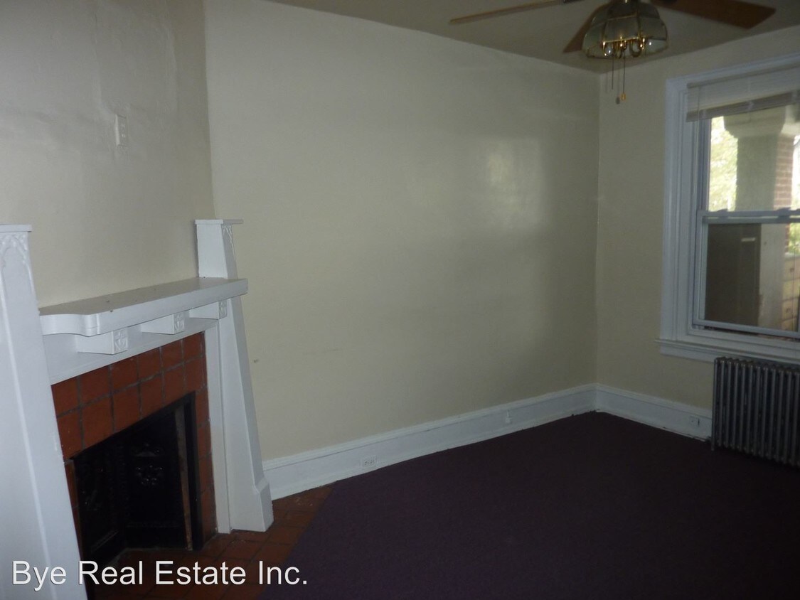Building Photo - 1250 S 45th St